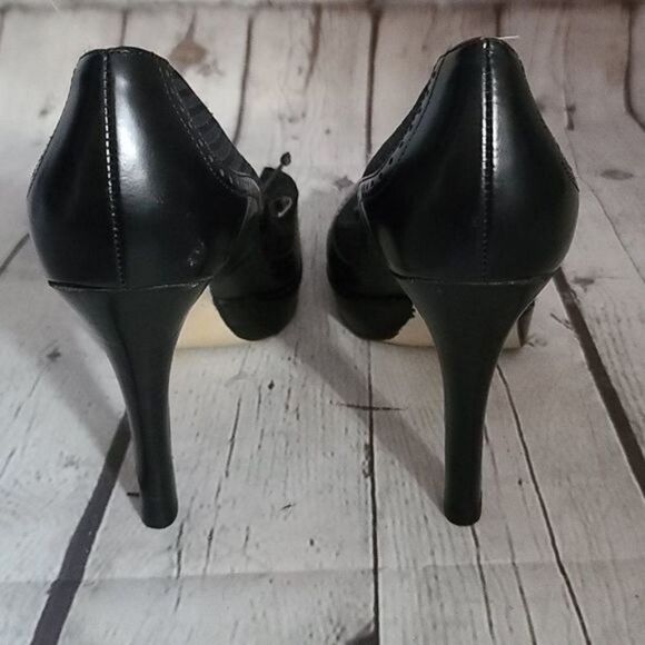 Marc Fisher Navy & Black Striped Bow Heels - Picture 5 of 13